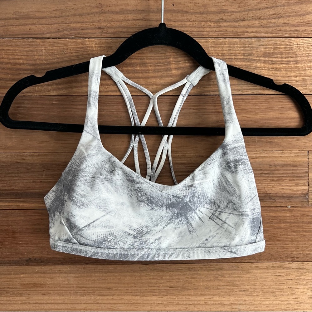 Lululemon Free to be Zen Bra